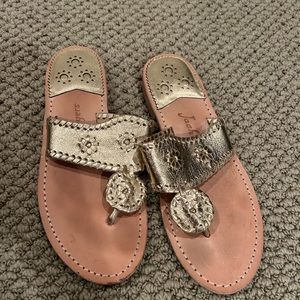 Jack Rogers Flat Sandal - size 8M in Platinum